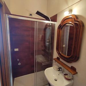 Camera con letto king size