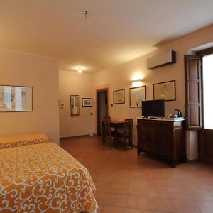 Camera con letto king size